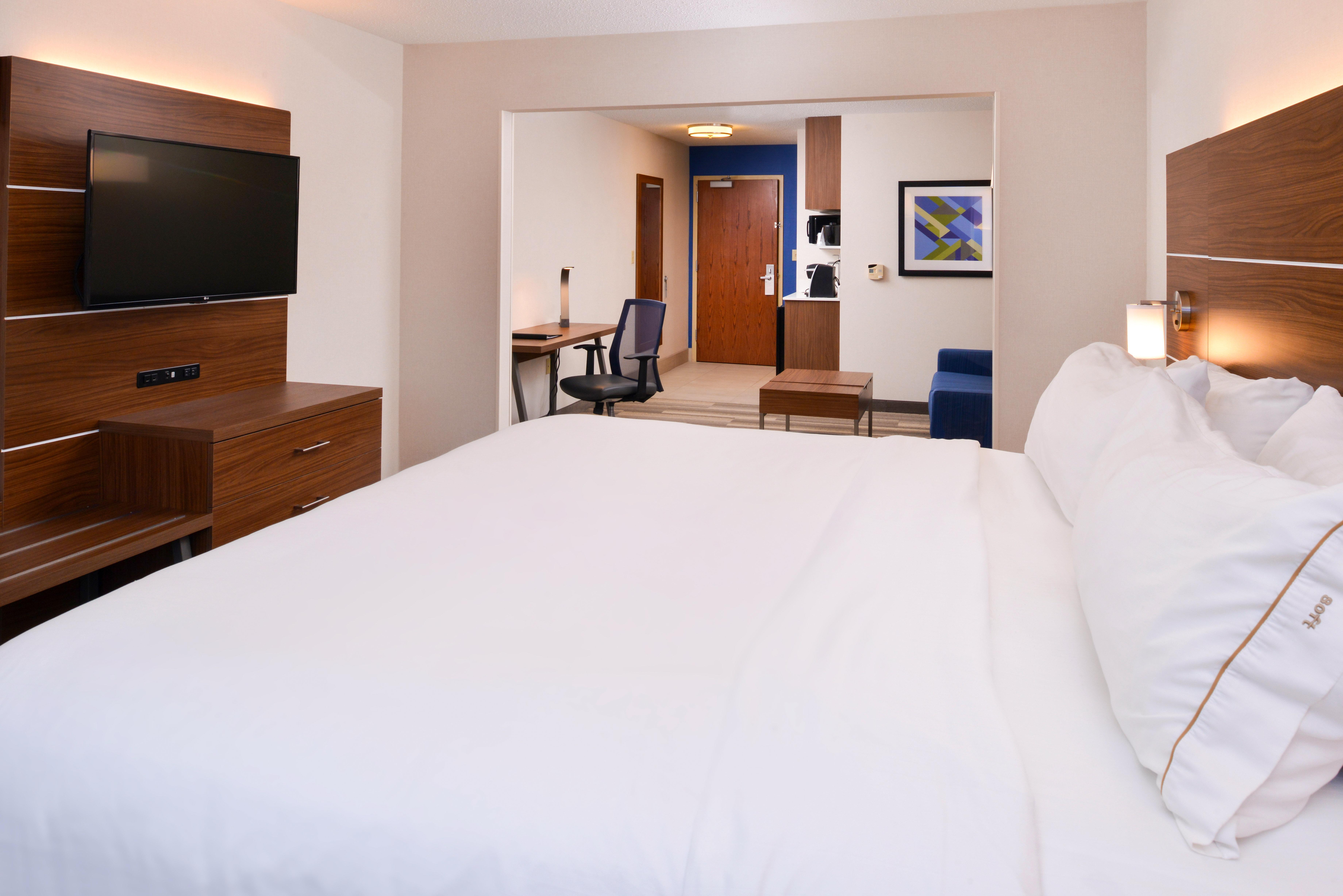 Holiday Inn Express Hotel & Suites Urbana-Champaign-U Of I Area By Ihg Exterior photo