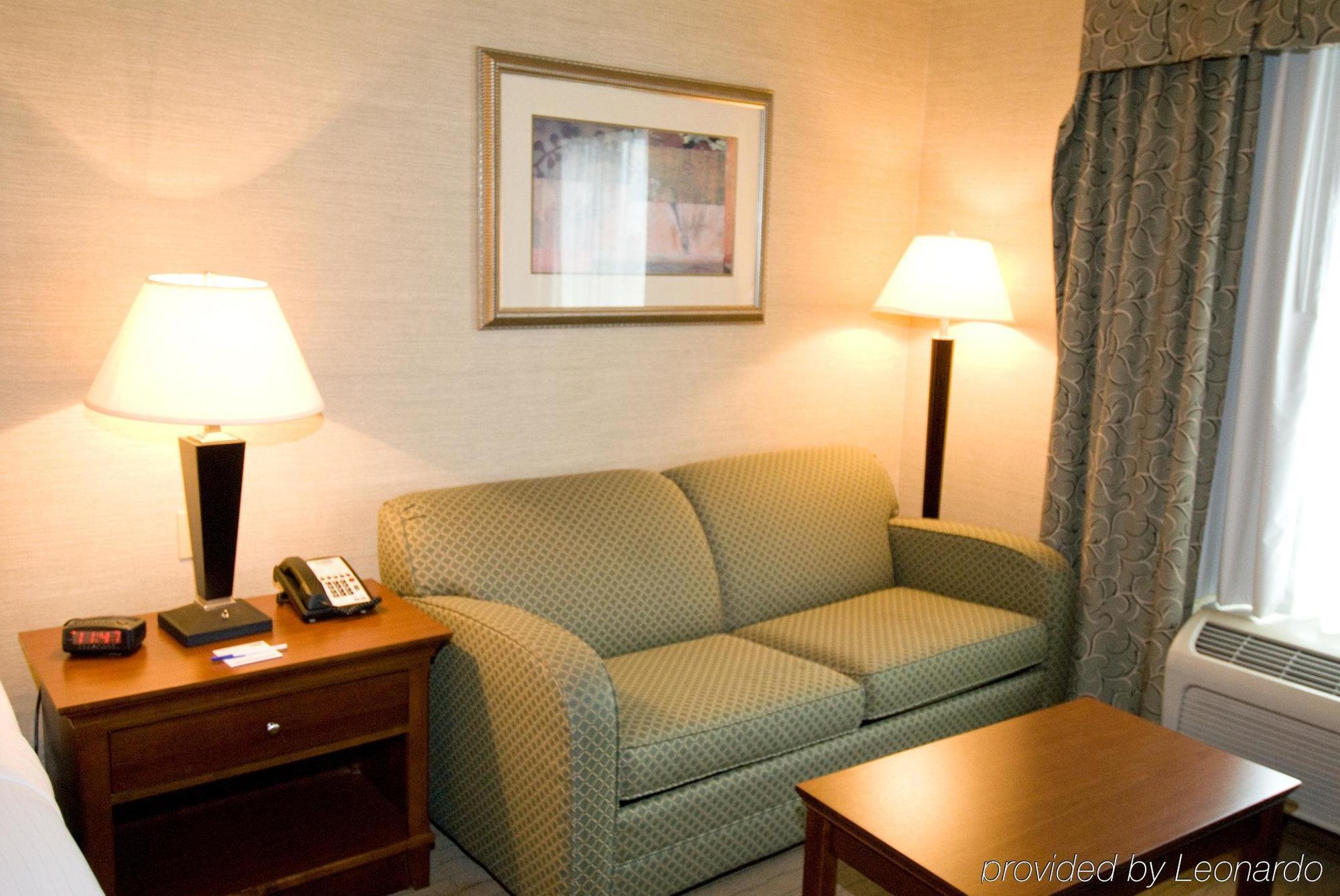 Holiday Inn Express Hotel & Suites Urbana-Champaign-U Of I Area By Ihg Exterior photo