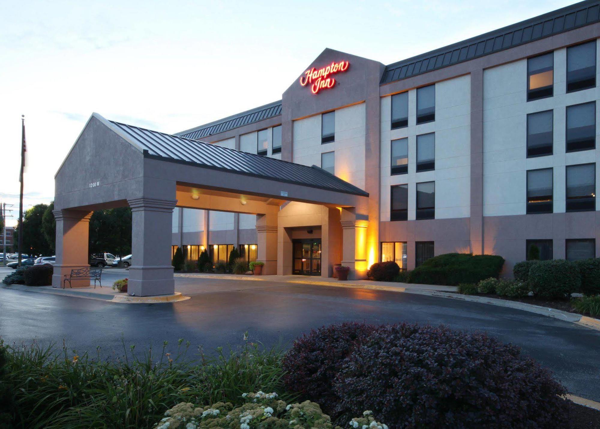 Holiday Inn Express Hotel & Suites Urbana-Champaign-U Of I Area By Ihg Exterior photo